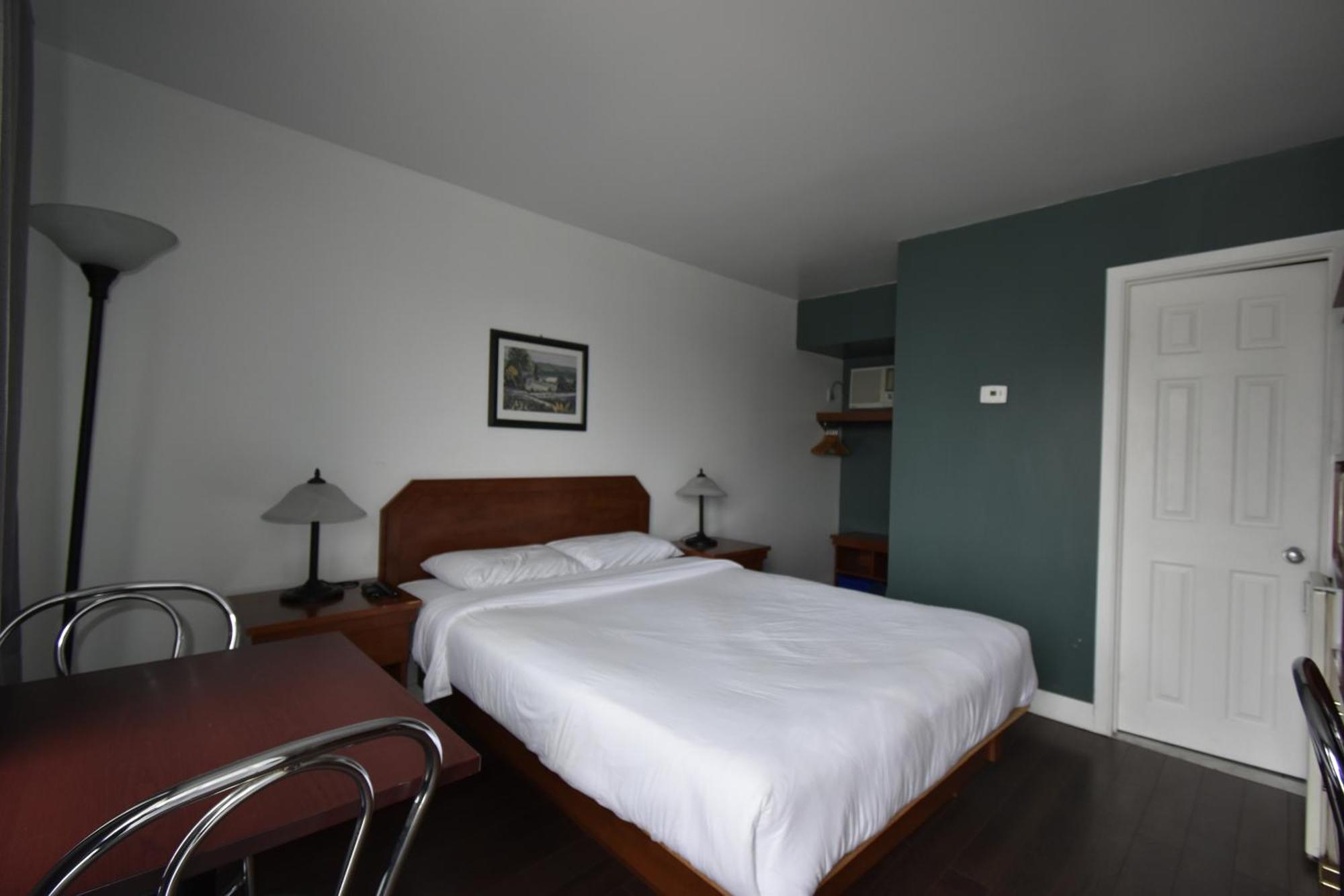 Motel Anf Дръмондвил Екстериор снимка
