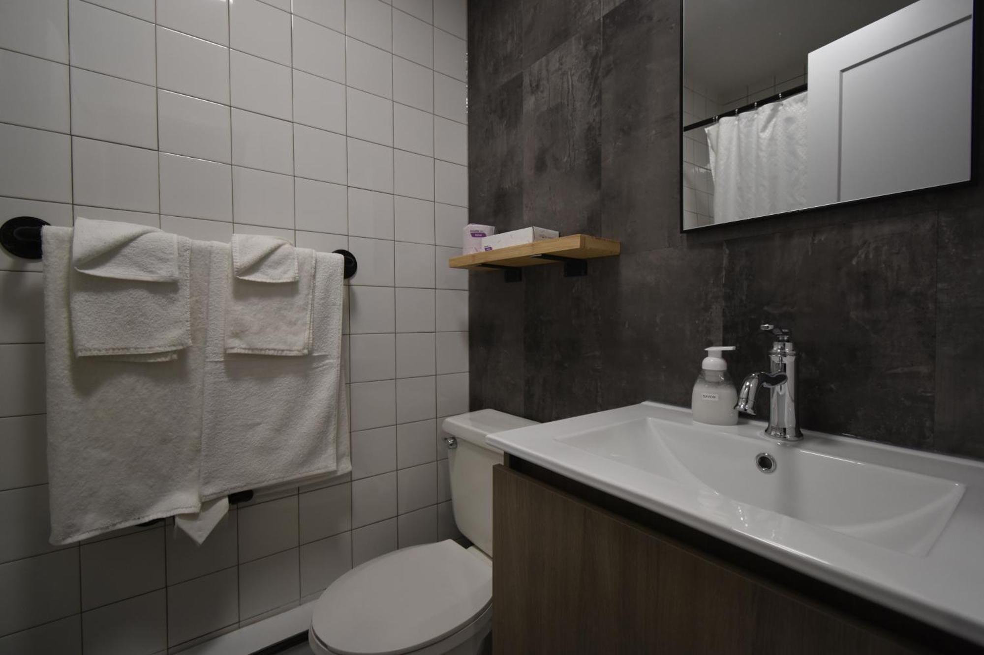 Motel Anf Дръмондвил Екстериор снимка